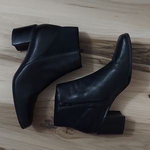 Nicole play leather Square Toe Booties size 8 1/2 M.